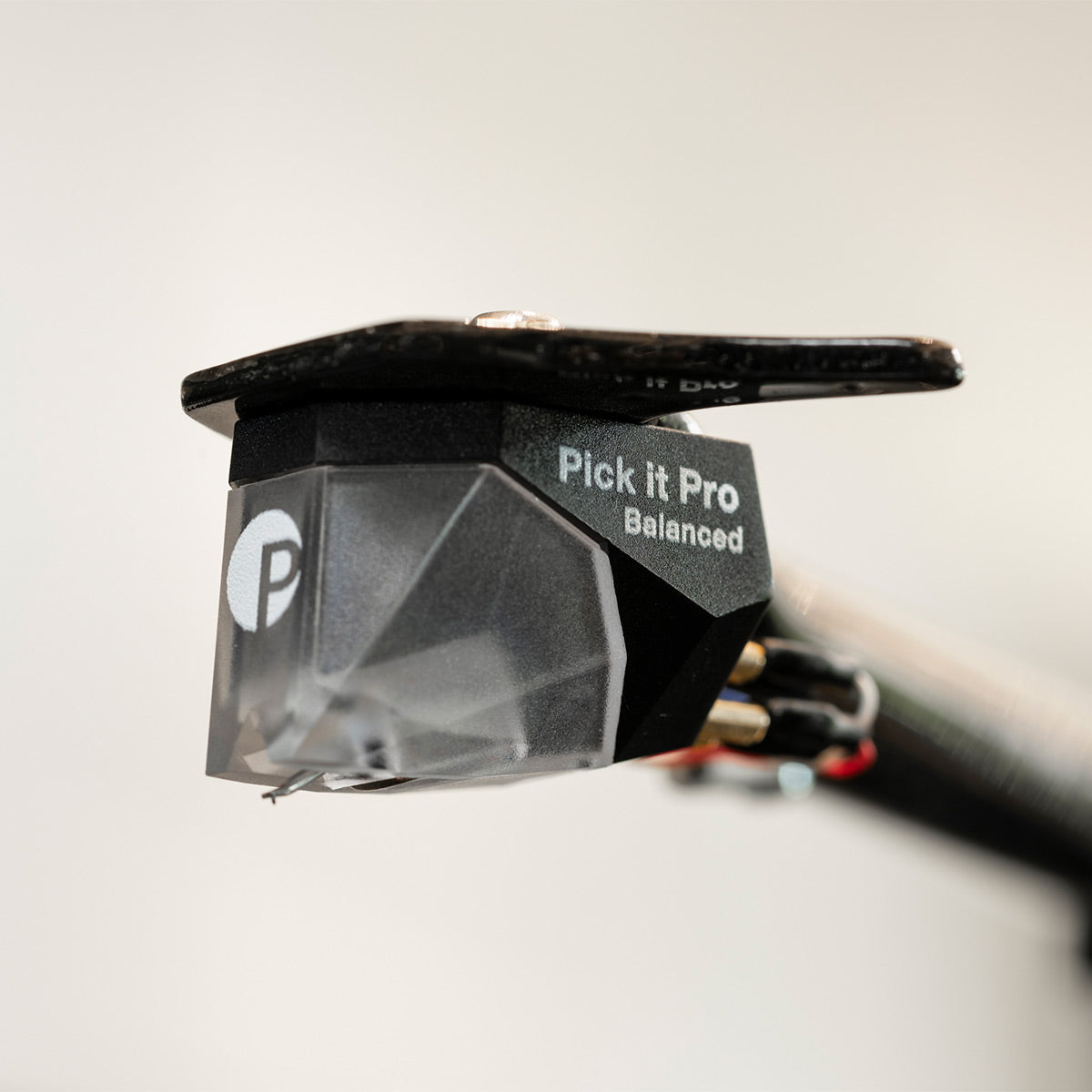 Pro-Ject X1 B Balanced Turntable with Pick it Pro Cartridge (Gloss Black)
